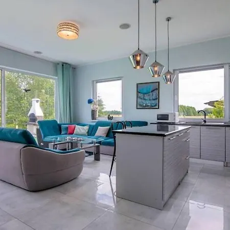 Luxurious With Swimming Pool Holiday home *