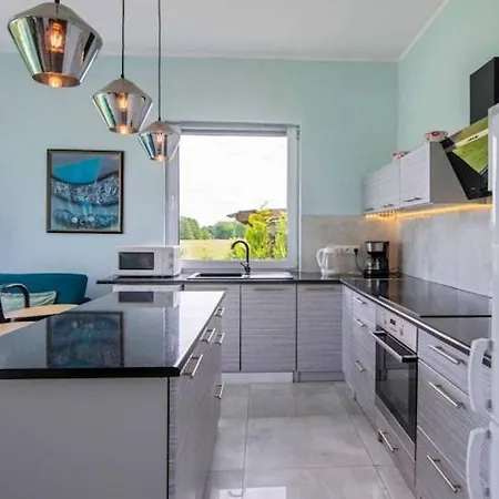 Luxurious With Swimming Pool Holiday home *