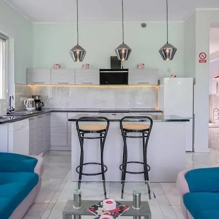 Holiday home Luxurious With Swimming Pool