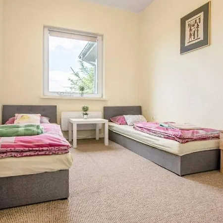 Luxurious With Swimming Pool Holiday home *