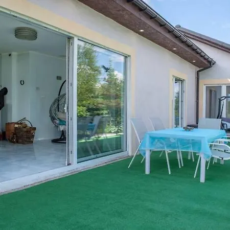 Luxurious With Swimming Pool Casa vacanze