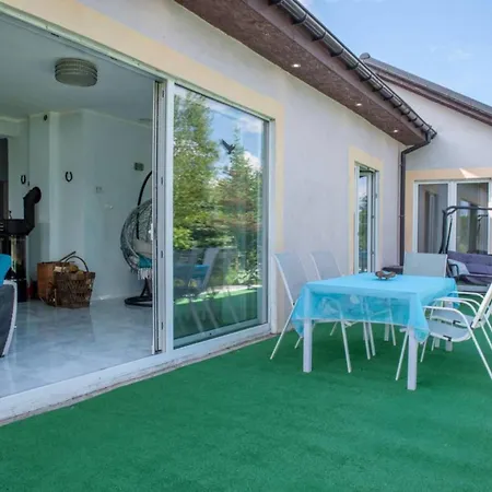 Luxurious With Swimming Pool Casa vacanze