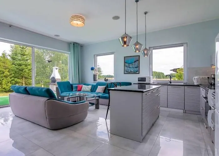 Luxurious With Swimming Pool Holiday home *