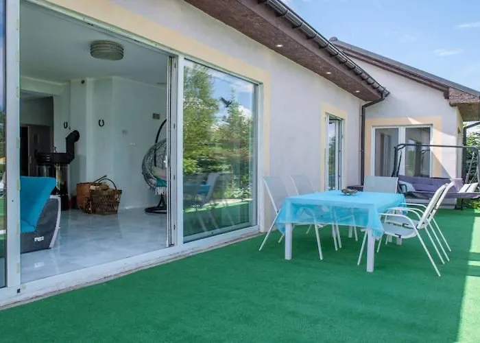 Luxurious With Swimming Pool Holiday home